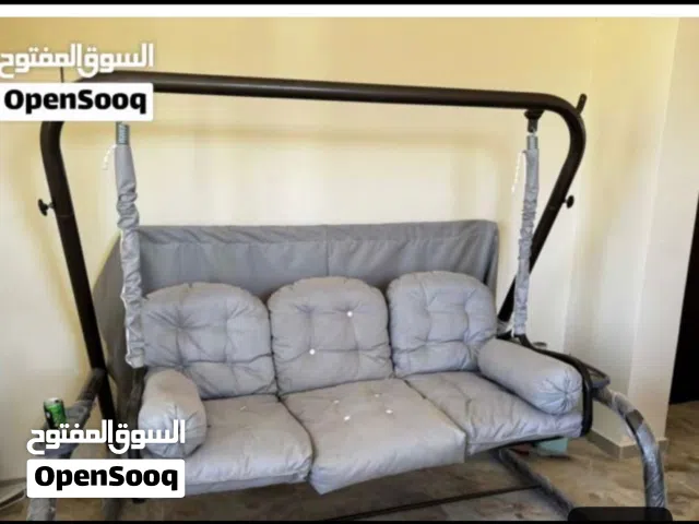 مرجيحه منزليه او للحديقه بحاله الجديده ثلث مقاعد ومتينه ماشاءالله تفصيل