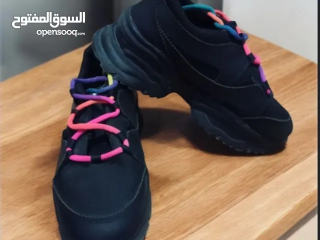 كوتشي بحاله ممتازه