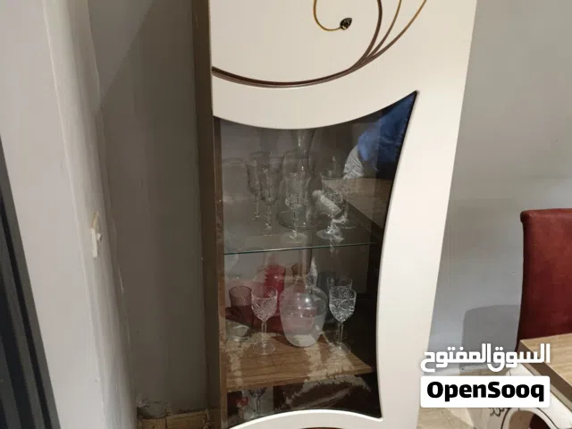 فترينا وطولة اكل ومكتبه تلفزيون للبيع مستعجل جدا