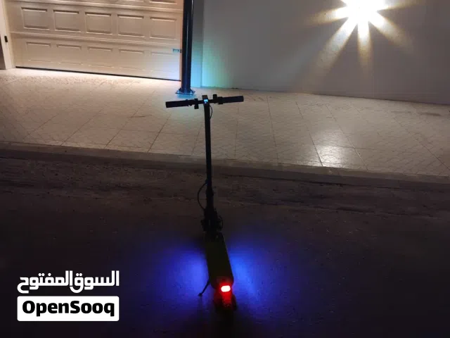 سكوتر وقوف كهربائي للبيع او للبدل مع ايفون 13 برو