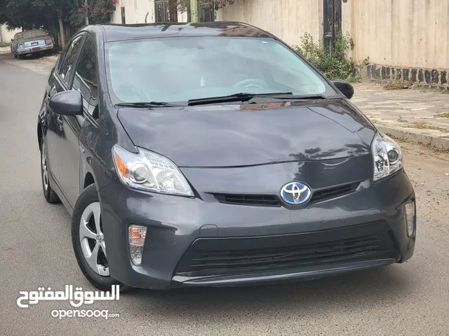 2013 تويوتا بريوس Prius