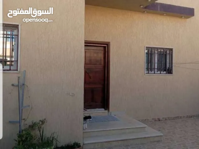 165 m2 3 Bedrooms Townhouse for Sale in Tripoli Al-Serraj