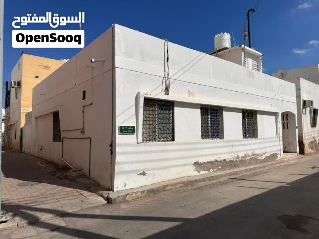 منزل طابق واحد  ف وادي عدي ف موقع جميل وممتاز مأجر قريب من من مساجد ومدارس