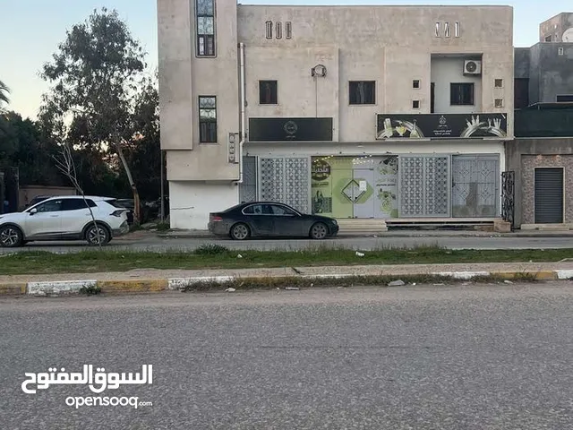منزل تجاري دورين و ملحق واجهتين