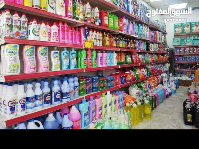 يافطة مضاءة ليد + رفوف بظهر + كشافات ليد