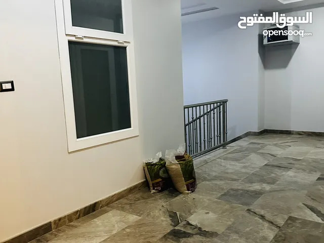 750 m2 4 Bedrooms Villa for Sale in Tripoli Souq Al-Juma'a
