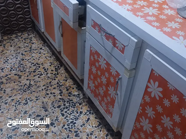 كاونتر ارضي نضيف ومستعمل استعمال قليل تشوف بعينك