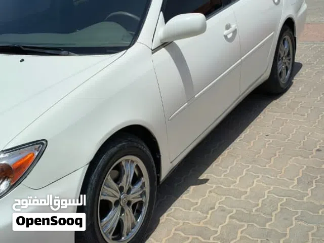 2004 تويوتا كامري LE