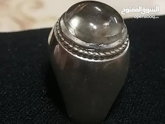 إنتاج خواتم فضة مصنوعة یدویّا حجر الدر شفاف
