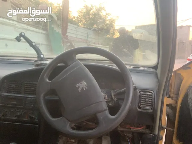سياره تصسقط