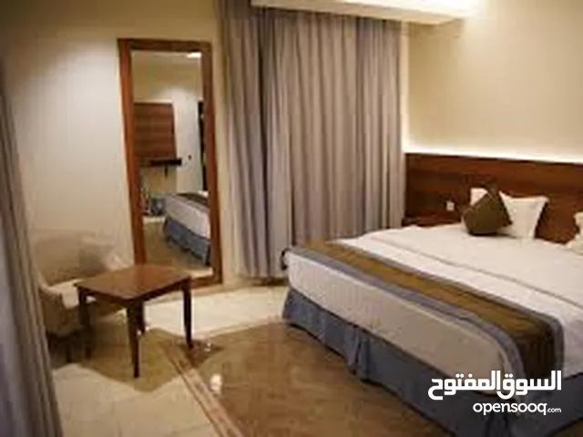 عماره من ثلاثه طوابق حديثه في بن عاشور قرب شارع جرابه شقه الطابق الاول سوبر لوكس الحجم 220 متر