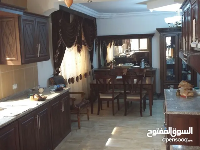 شقة جديده لقطه سوبر ديلوكس اربد الحي الشرقي 150 داخلي و 150 خارجي 45 الف