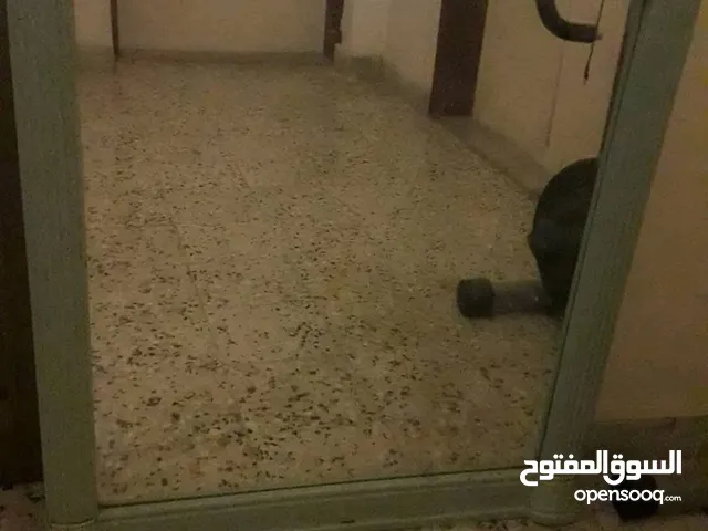 مرايا إطاليا بحاله ممتازه لا يوجد بها كسور