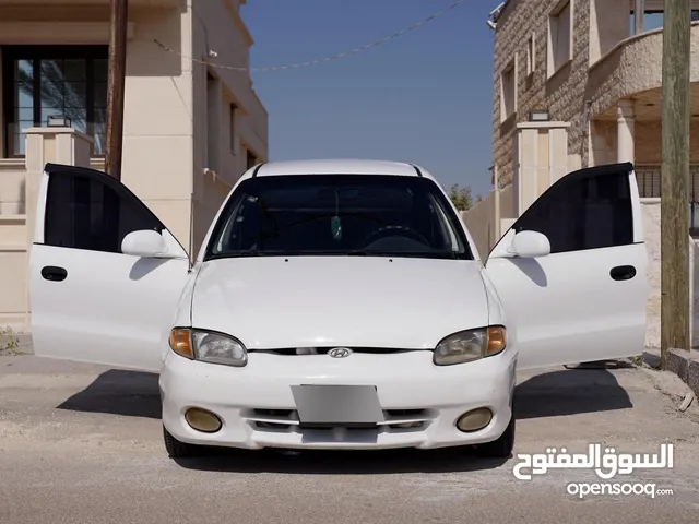 هونداي اكسنت هاتشباغ موديل 1998 لون ابيض بسعر مغري و مميز جدددددا