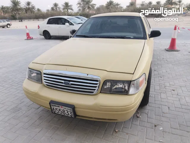 للبيع فورد كراون فيكتوريا 2008