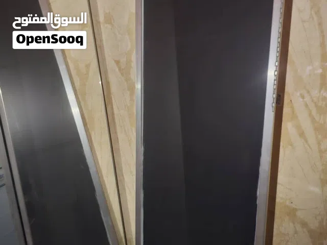 مرئه 4 قطع كل قطعه 2/30  طول في العرض 85 سنتي متر و الايطار بي في سي