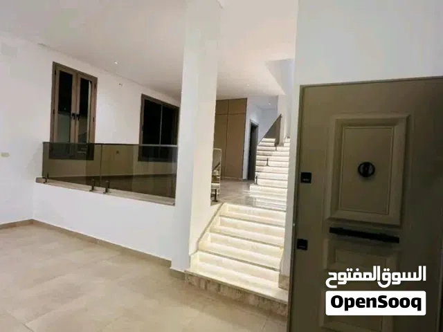 350 m2 5 Bedrooms Villa for Sale in Tripoli Ain Zara