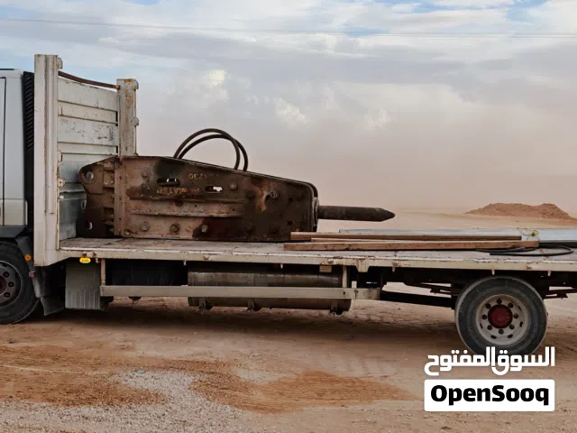 ايفكو ريكارد. صندوق  سيارة سرفس كامل فلاتر جدد عمرة كاملة  اخدم طول الطول ستة متر  والعرض 2ونص  تنكي