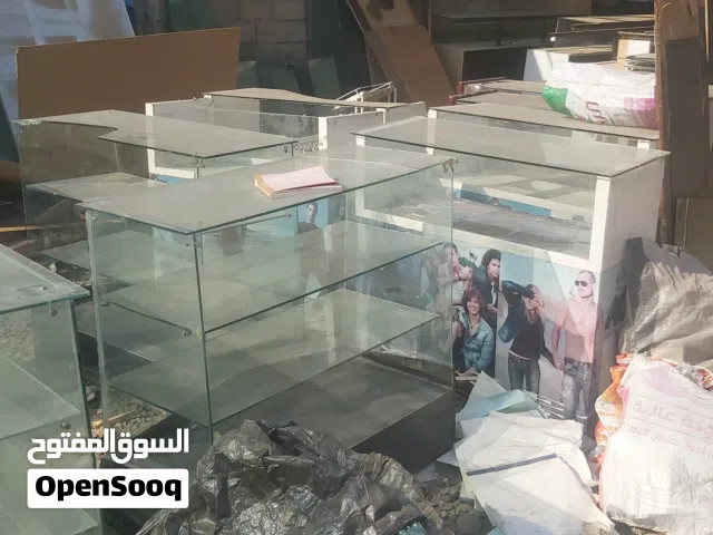 رفوف وامياز زجاجيه وكل مايخص الديكور