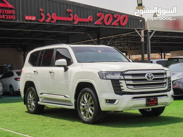 TOYOTA LAND CRUSER GXR 2022 FOR SALE IN EXCELLENT CONDITION - 4X4 V6 GCC SPECIFICATIONS