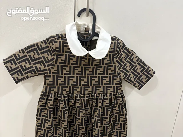 فستان فندي اصلي من محل الشراء الكويت مقاس 4 سنوات ملبوس لبسه واحدة