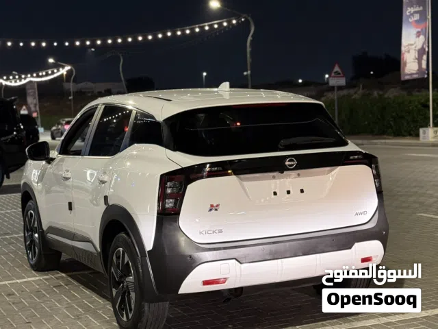 نيسان كيكس
