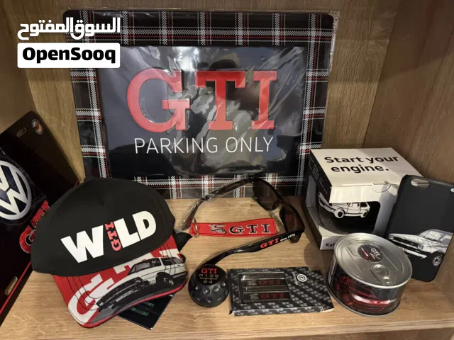للبيع مقتنيات خاصة بسيارة فولكس واجن قولف GTI