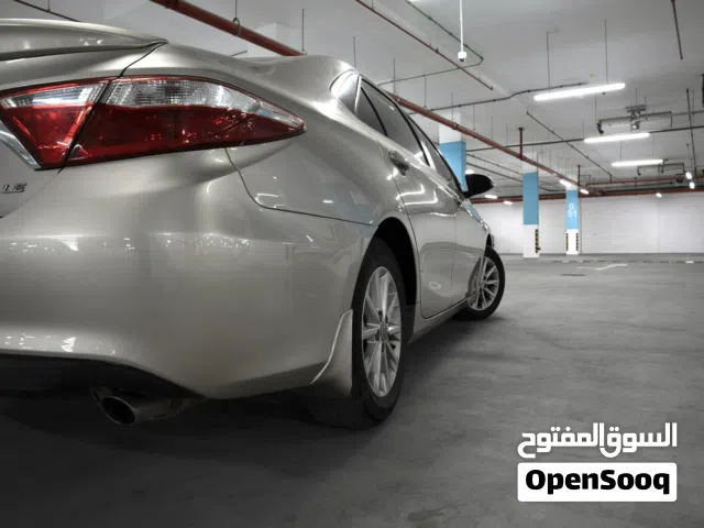 تويوتا كامري وارد 2016 LE لون ذهبي