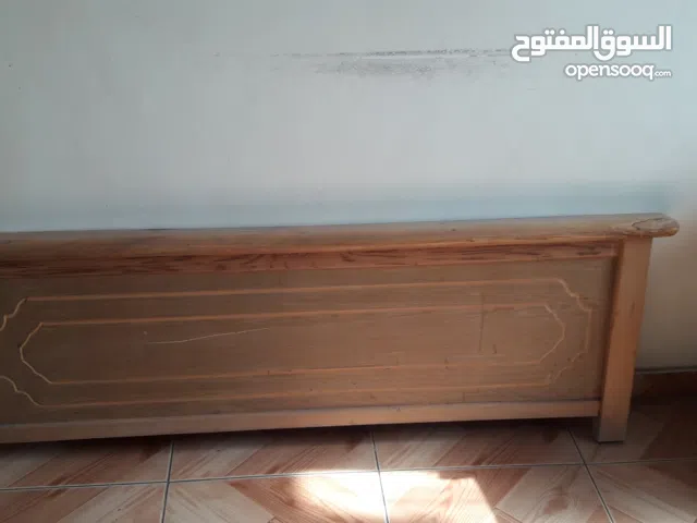 سرير 140 سم للبيع