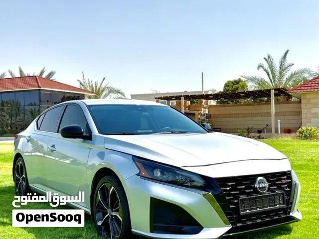2025 نيسان التيما SR
