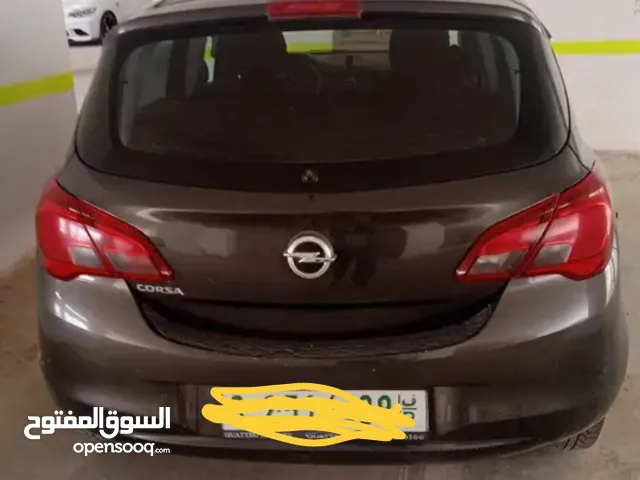 اوبل كورسا 2017جديده نظيفة استعمال شخصي