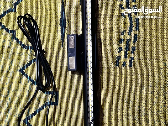 اضاءة شاشات بكراتينها للبيع ( قابل للتفاوض )