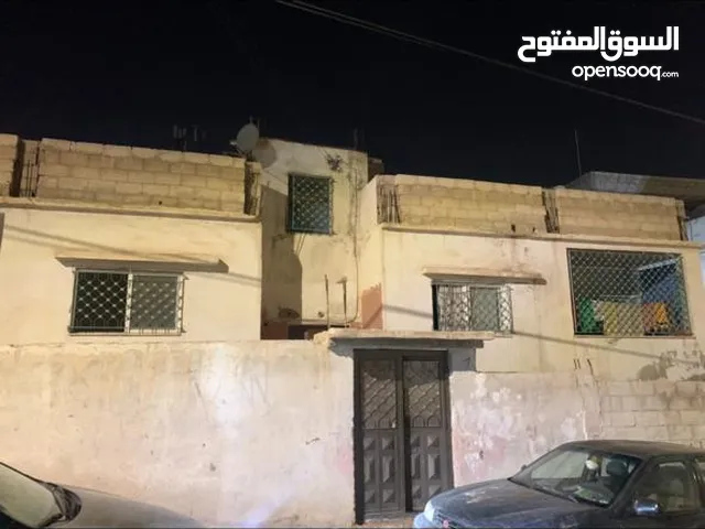 240 m2 3 Bedrooms Townhouse for Sale in Zarqa Jabal Al Amera Rahma