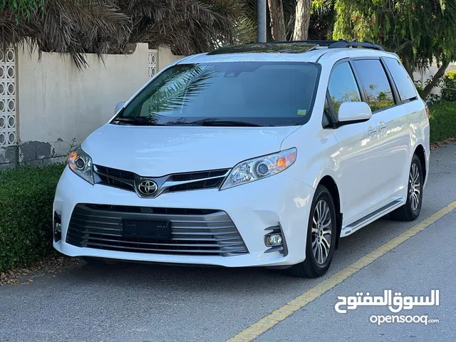 Used Toyota Sienna in Muscat