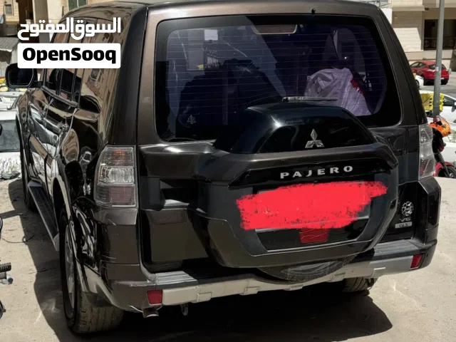 2017 Mitsubishi Pajero GLS