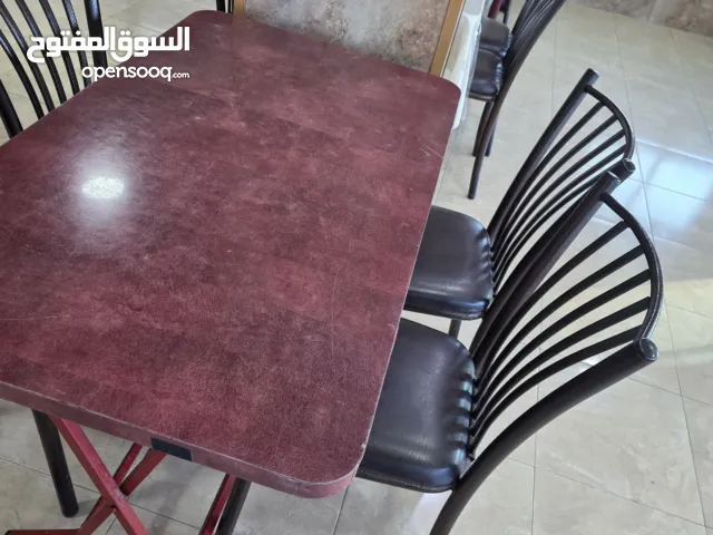 طولات صفرة جيدة مع كراسي