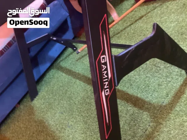 طاوله ميه ميه بس الاستيكر