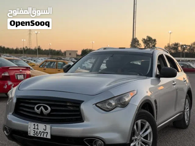 2010 إنفينيتي FX35 Standard