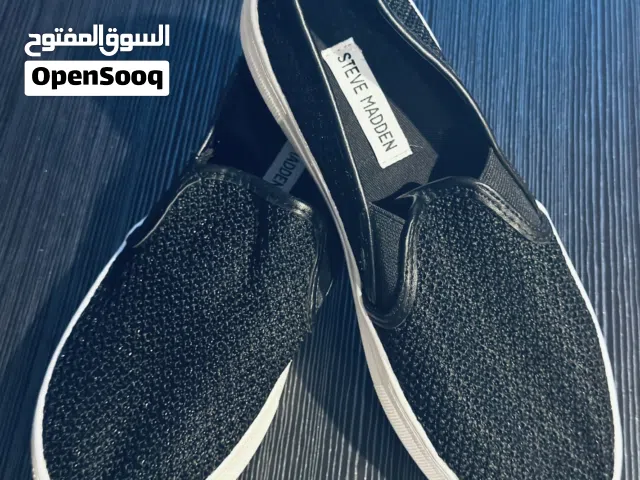 Black Comfort Shoes in Hawally