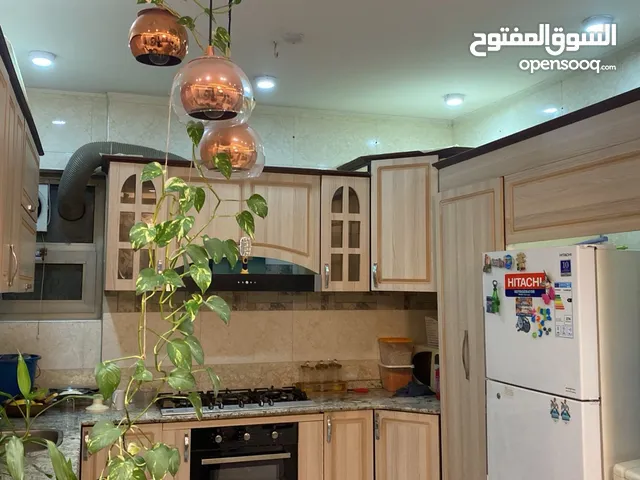 شقة للبيع في مجمع الايادي مساحة 163م