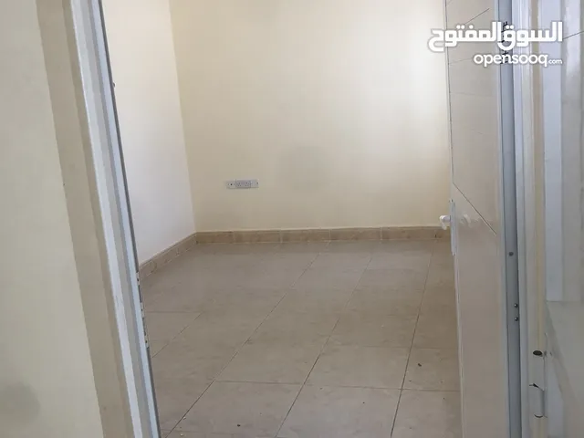 غرفة للإيجار في سوق الخوض مع حمام ومطبخ  Room for rent in Al Khoud Souq Room Bathroom and Kitchen