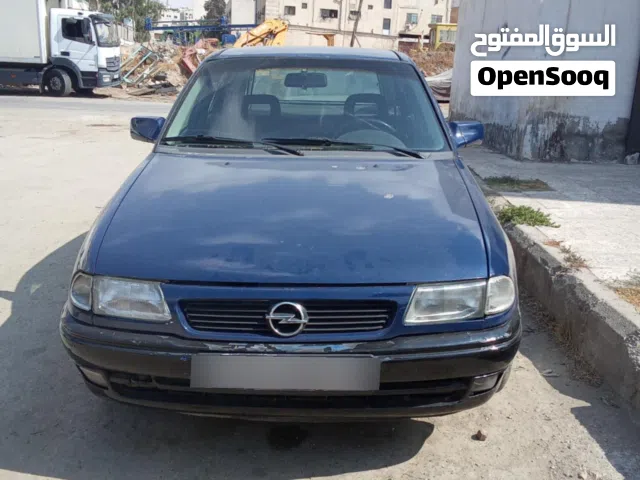 1995, أوبل, استرا, Standard