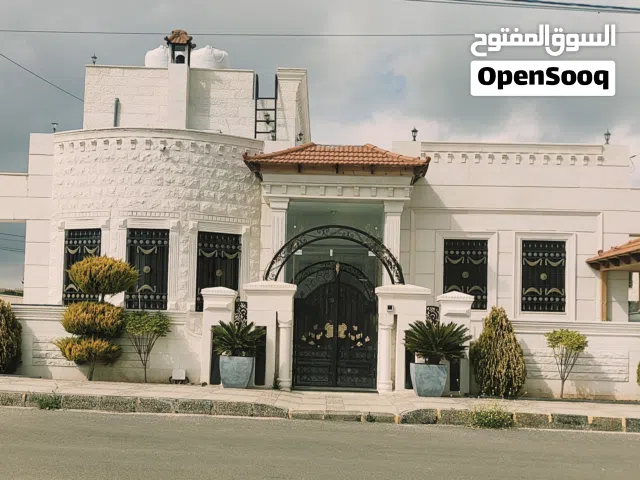 ڤيلا مميزة سوبر ديلوكس فاخرة مع روف للبيع