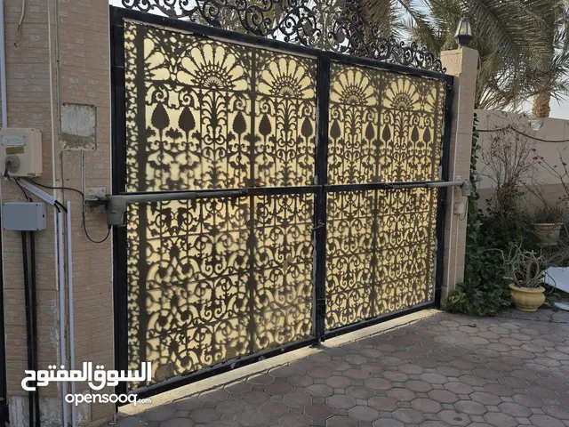 ابواب كاست المنيوم مستعملة بحالة جيدة في دبي بعد شهر نوفمبر