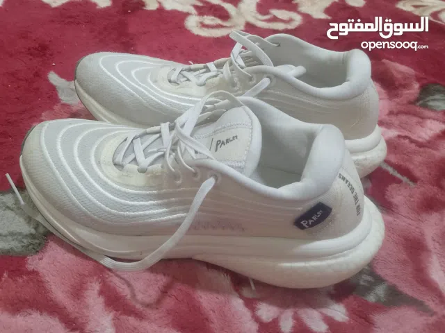White Sport Shoes in Farwaniya