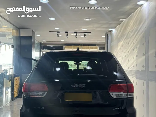 Jeep grand Cherokee 2017 GCC OMAN CAR IN VERY GOOD CONDITION