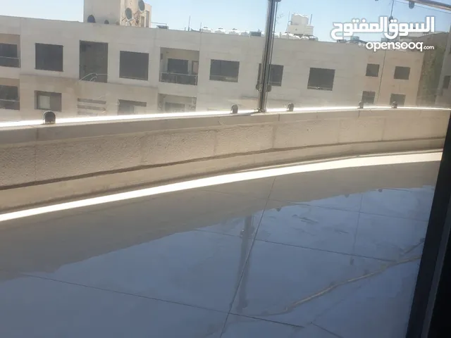 شقة طابق اول فخمه ومميزة جديدة لم تسكن لقطه وبسعر مغري عرض خاص أرقى مناطق خلدا وام السماق