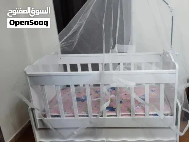 تخت للبيع 75 دينار شبه جديد