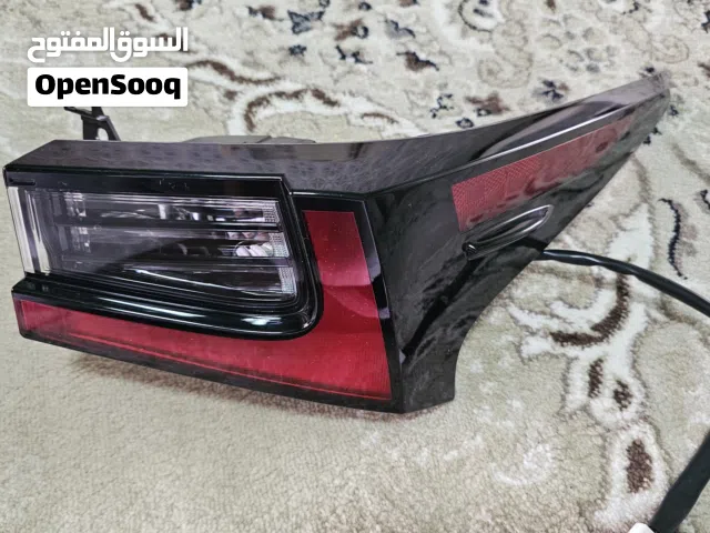 متوفر ليتات خلف لكزس IS350 من (2018 الى 2025 )