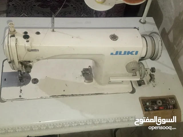 Machines à coudre industrielles Juki et surjeteuse Jaki – bon état